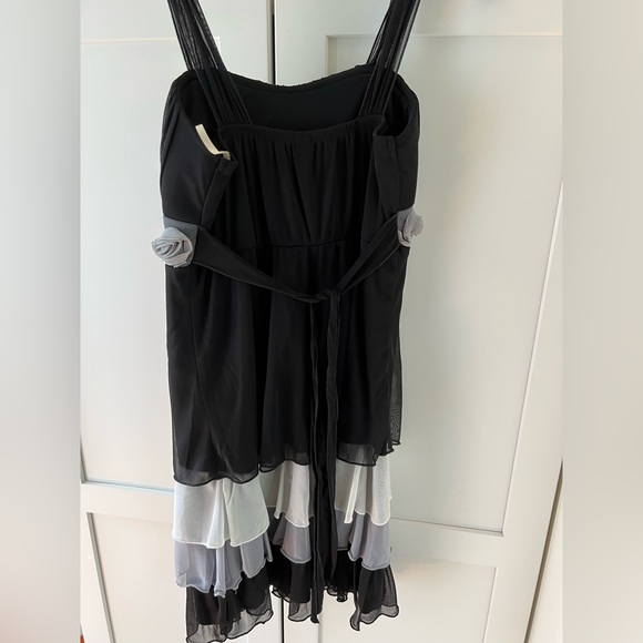 Tiered dress with spaghetti straps by Speechless size 12 - Picture 3 of 6